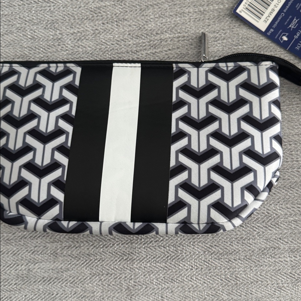 Parker & Hyde NWT Neoprene Black White Accessory Cosmetic School Zipper Bag